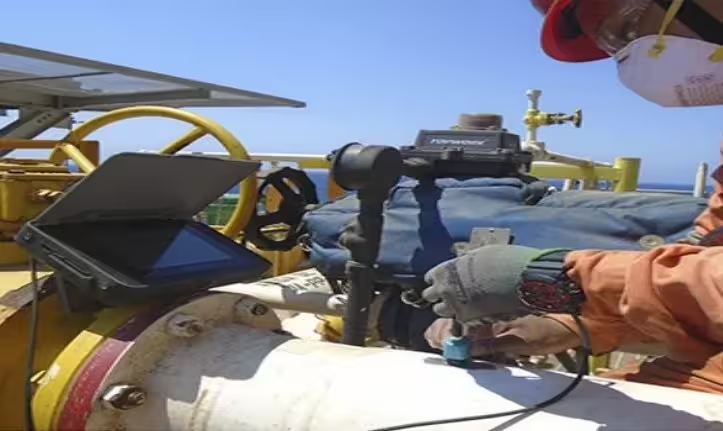 Instalación y mantenimiento de tuberías industriale, bridas, válvulas.